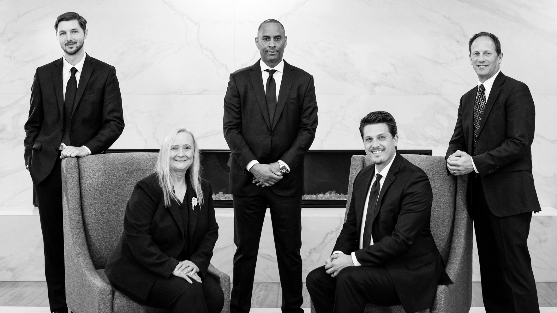 teamphoto_grey